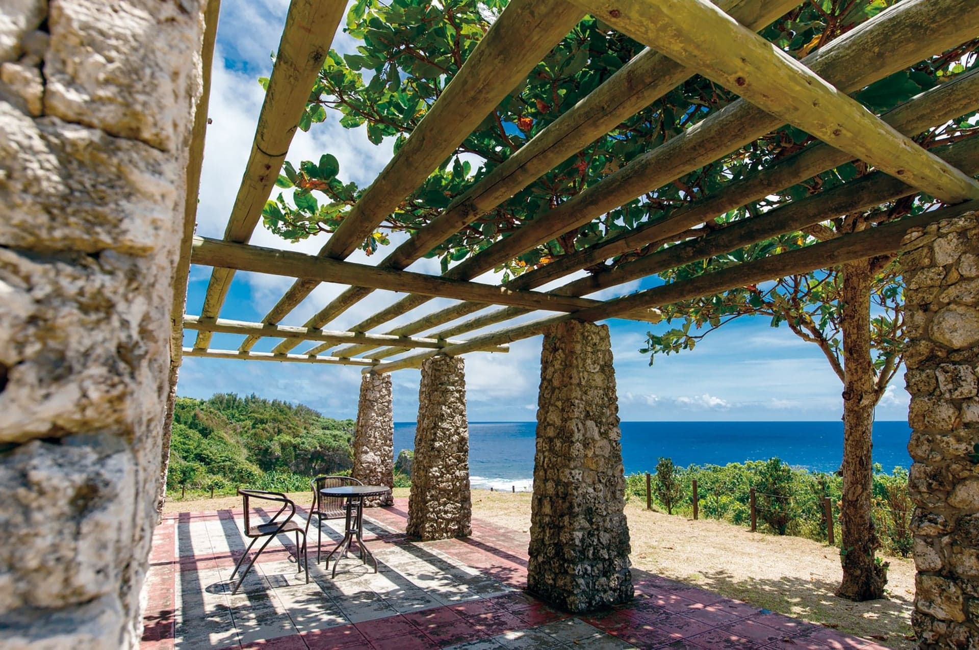 海を見渡せる休憩所